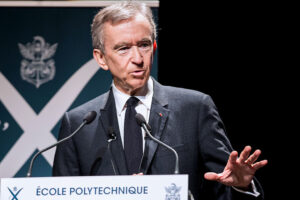 Bernard Arnault era el hombre más rico del mundo. Y entonces perdió 52.000 millones de dólares