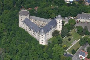 La oscura historia de Wewelsburg, el castillo que los nazis quisieron convertir en 'El Centro del Mundo'