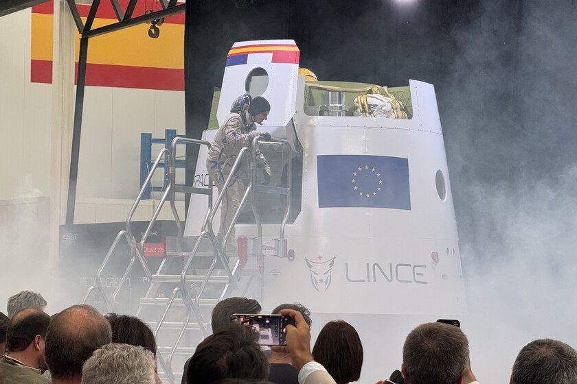 lleva un año desarrollando en secreto una nave espacial