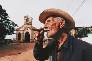 Si la pregunta es si vale la pena dejar de fumar cuando llevas toda una vida haciéndolo, la ciencia tiene una buena noticia