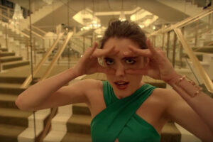 Margaret Qualley dice llevar un "año duro" para que su familia la vea en el cine. Pero la actriz lleva más tiempo labrándose una de las carreras más extrañas de Hollywood