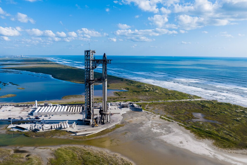 a qué hora es y cómo ver en directo el vuelo más arriesgado del enorme cohete de SpaceX