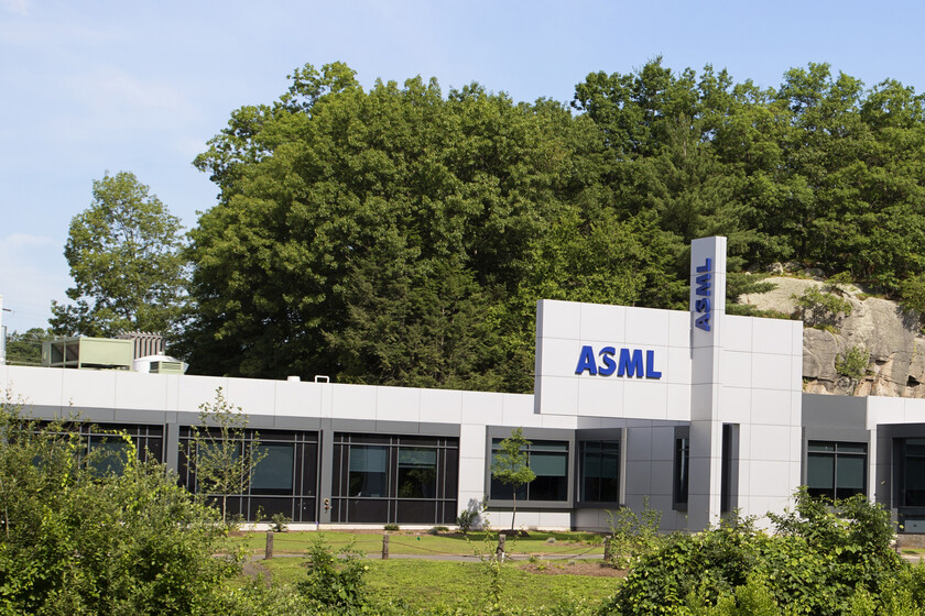 Después de un éxito arrollador ASML se prepara para un batacazo. Y las sospechas recaen en Intel y Samsung
