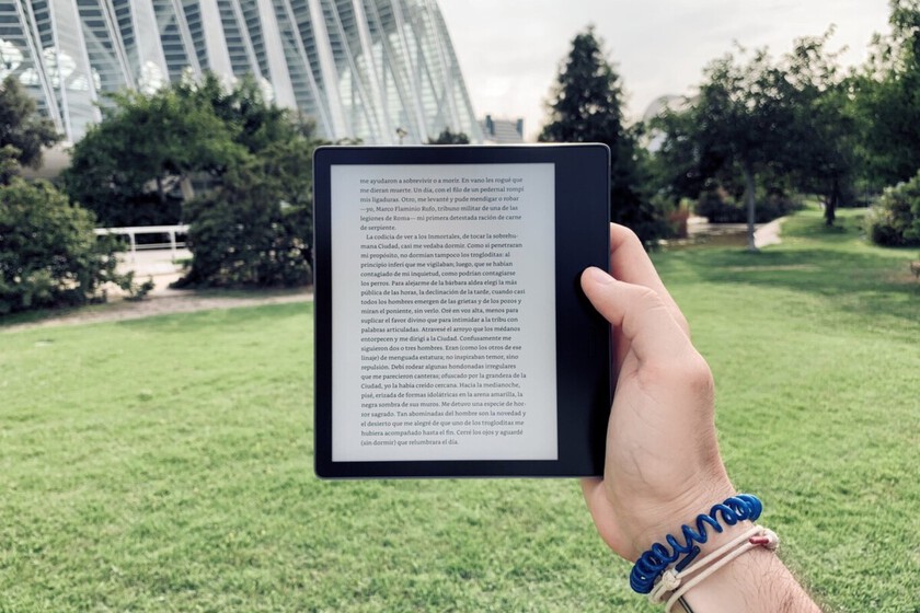 Amazon se carga al Oasis y con él muere el último Kindle con botones físicos