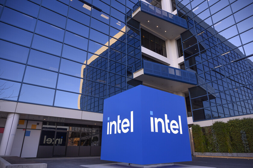 En un giro inesperado ahora es China la que acusa a Intel de introducir 'puertas traseras' en sus chips