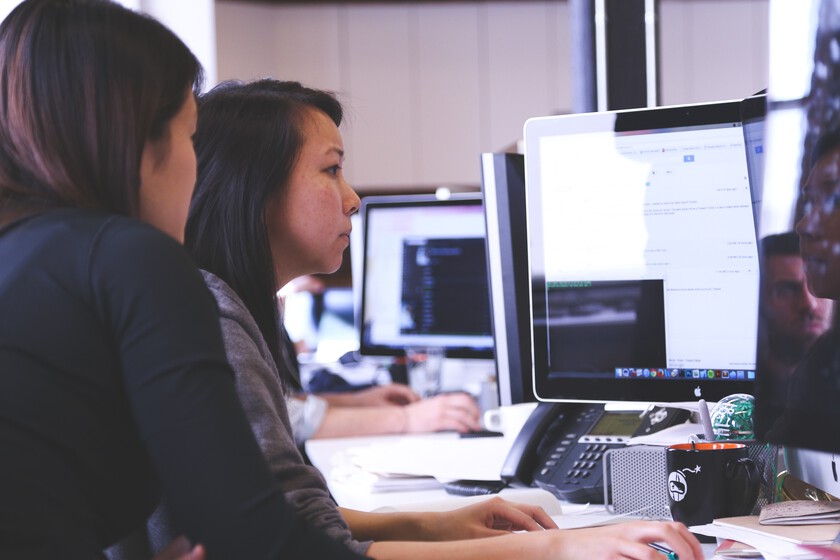 En pleno retroceso del teletrabajo, un sistema ha triunfado en España: la jornada híbrida
