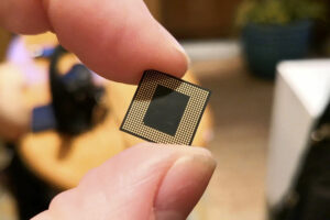 ARM va a cancelar la licencia que utiliza para diseñar sus chips