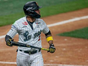 Los Leones rugieron fuerte en Caracas para vencer a las Águilas