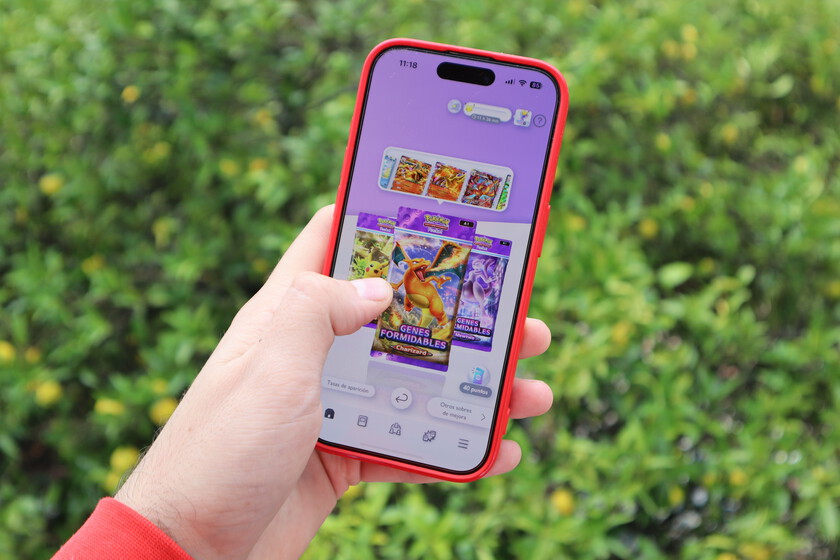 Hay un nuevo juego de 'Pokémon' para móviles. Uno que consiste en abrir sobres de cartas y que huele a dinero
