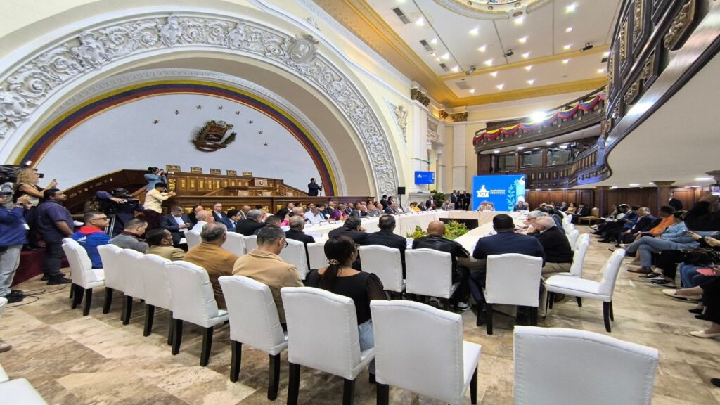 Inició Jornada de Diálogo con partidos políticos y movimientos sociales en la Asamblea Nacional