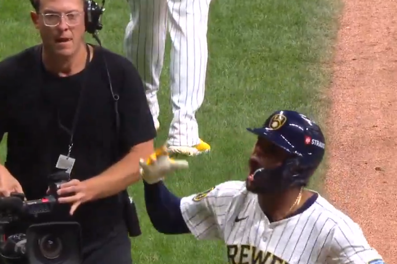 Foto: Captura de pantalla/redes sociales- Jackson Chourio, de los Brewers de Milwaukee hizo historia en la MLB con dos HR.