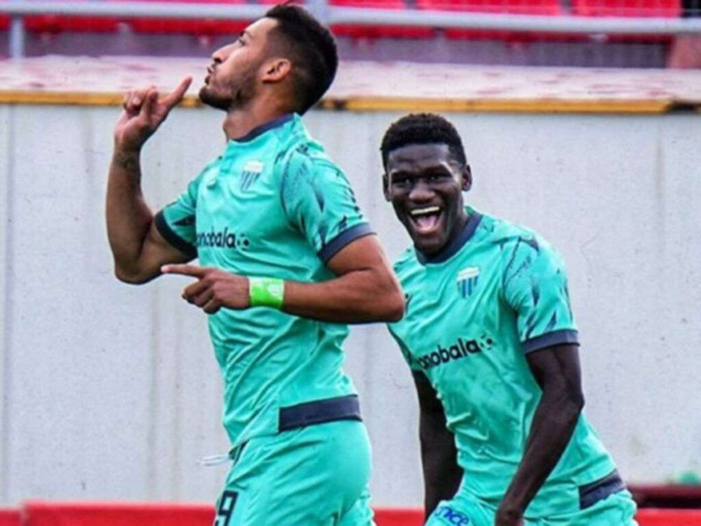 José Romo marcó en empate del Levadiakos de Grecia