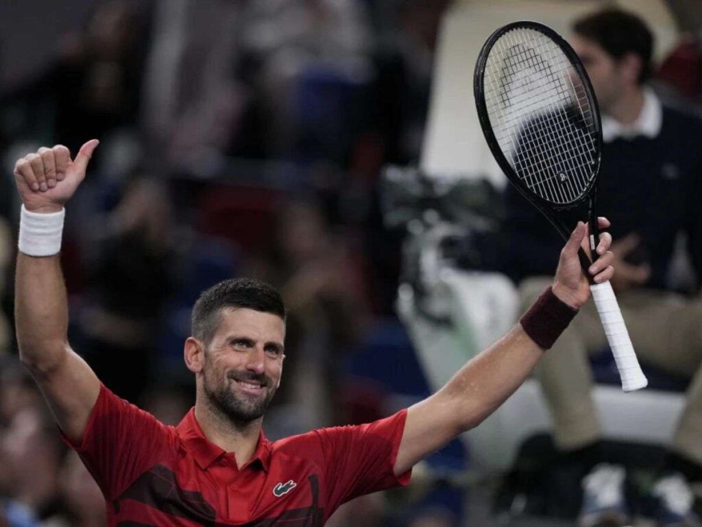 Djokovic avanza a octavos de final en Shanghái
