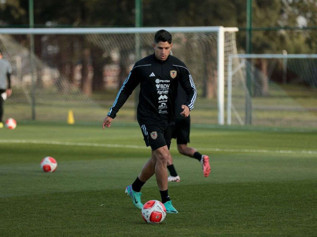 Rubén Ramirez cumplió en su debut Vinotinto