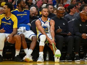 Warriors caen y pierden a Curry