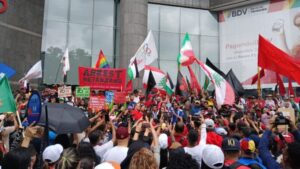 Concentración en apoyo a Palestina y Líbano en Caracas frente a la sede de la ONU