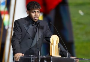 Balón de Oro: Lamine Yamal se lleva el Premio Kopa