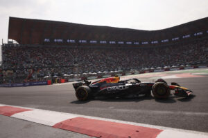 El piloto mexicano del equipo Red Bull Racing Checo Perez, compite este domingo en el Gran Premio de Fórmula 1. EFE/José Méndez