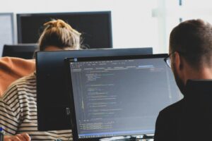 BackEnd que domina Python y gana menos de 50.000 euros al año desde su casa
