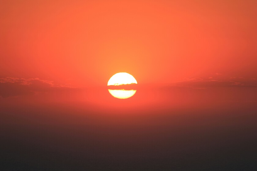 La loca historia de la gallega que registró el Sol ante notario, vendió parcelas online y luego llevó a eBay a los tribunales