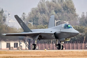 presenta su nuevo caza J-35A, rival de F-35 estadounidense
