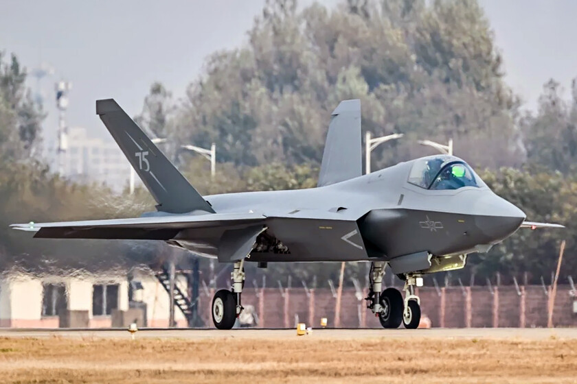 presenta su nuevo caza J-35A, rival de F-35 estadounidense