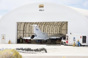 el esperado avión supersónico de la NASA enciende su motor por primera vez