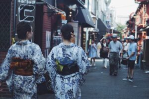 prohibir que las mujeres de más de 25 años se casen
