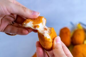 Mercadona despidió a un empleado por comerse una croqueta y ahora debe indemnizarle
