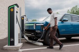 meter 6.000 millones de dólares en Rivian