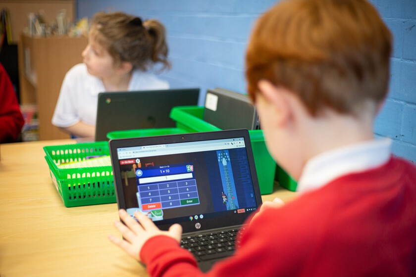 Google está conquistando los colegios de España. Y muchas familias no son conscientes de lo que está en juego