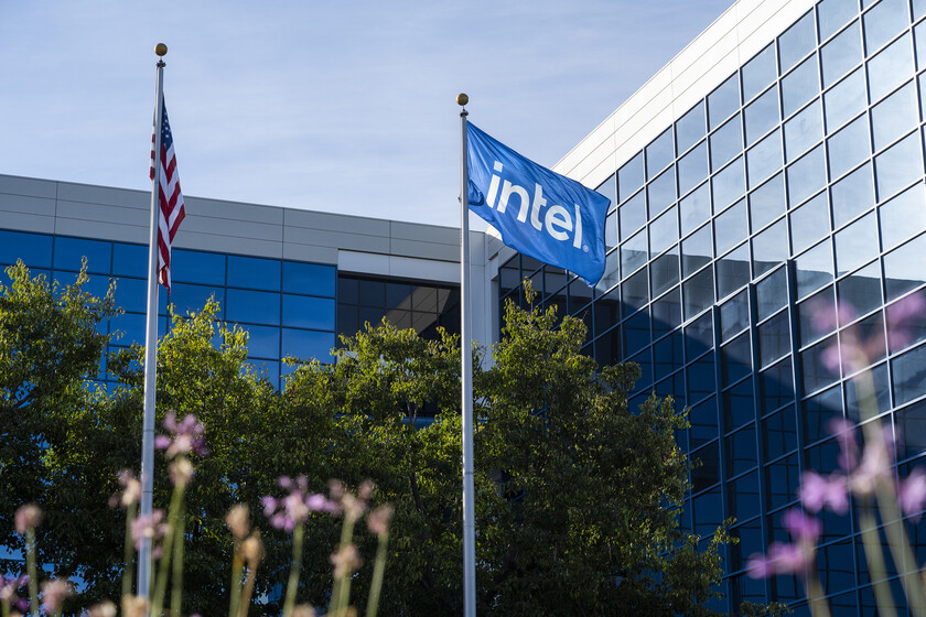 Intel no escindirá su negocio de fabricación de chips con total libertad. Ha adquirido un compromiso que no puede eludir
