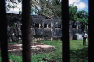 El japonés que construyó una réplica de su celda en su jardín porque su condena le pareció poco. No volvió a salir de allí