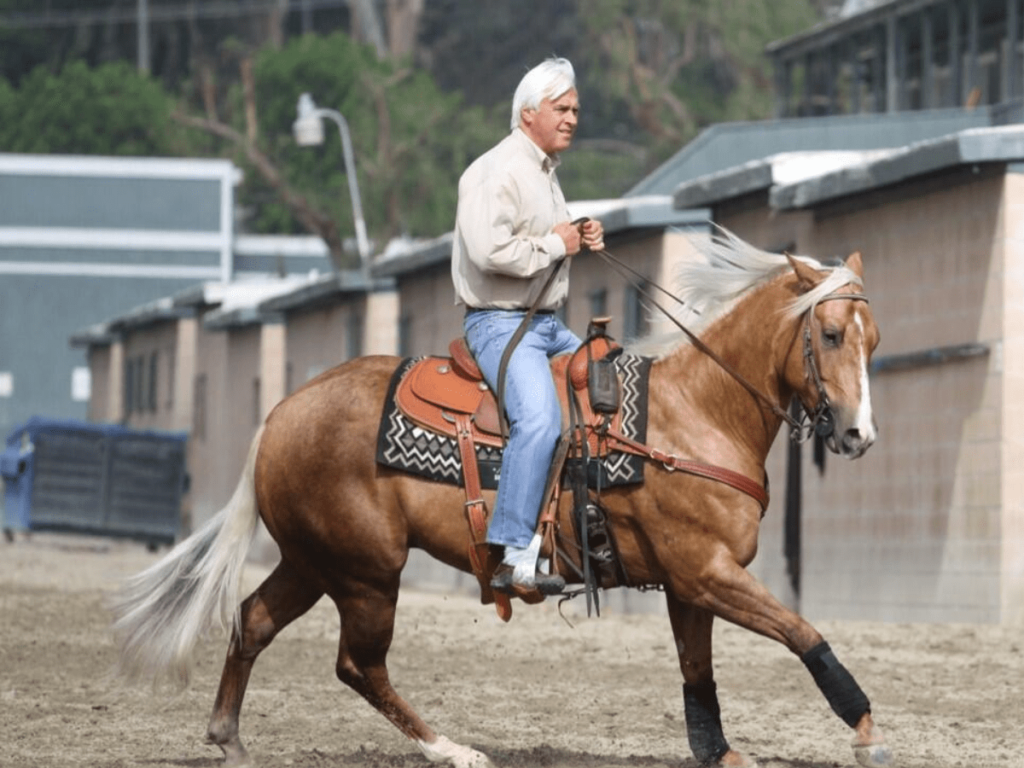 Baffert regresó a Churchill Downs con triunfo por foto
