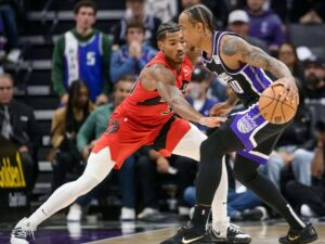 DeMar DeRozan comandó el triunfo de Kings