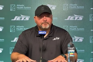 Los New York Jets despiden a su CEO/gerente general, Joe Douglas, a mitad de temporada. (Foto: Captura de pantalla)