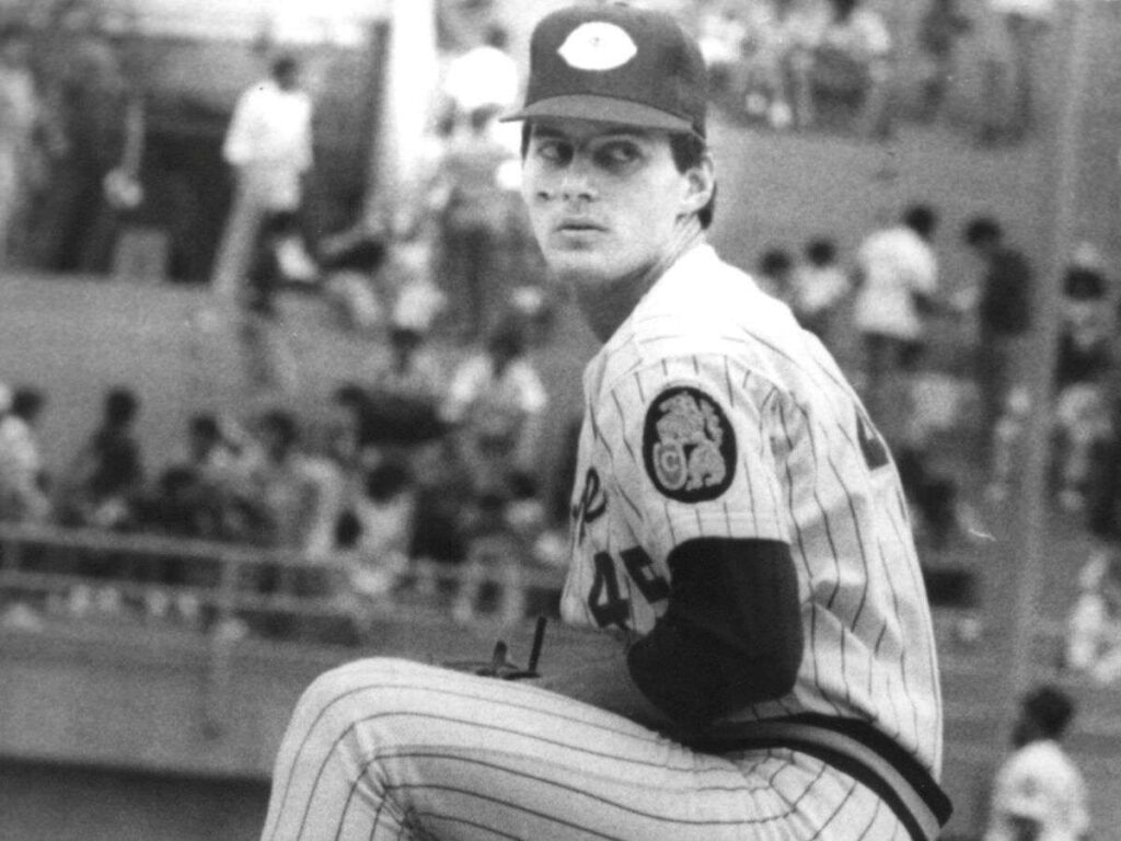 Por 14 innings Don Heinkel dejó sin aliento a los turcos