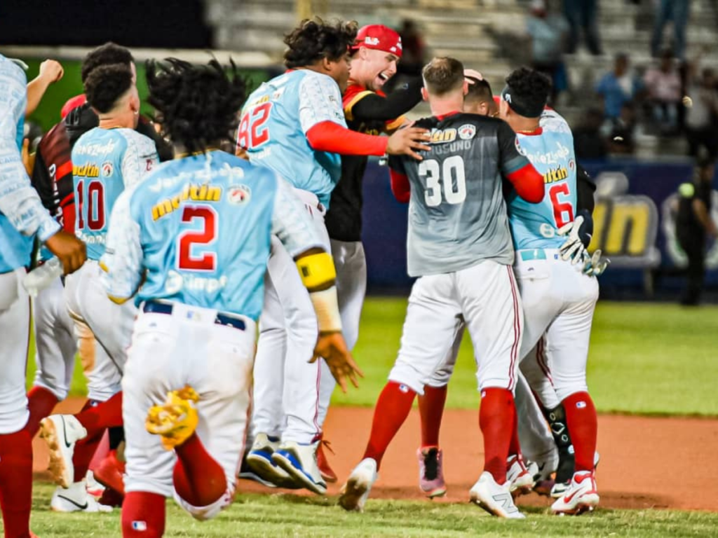 Cardenales barrió en la doble tanda a los Leones