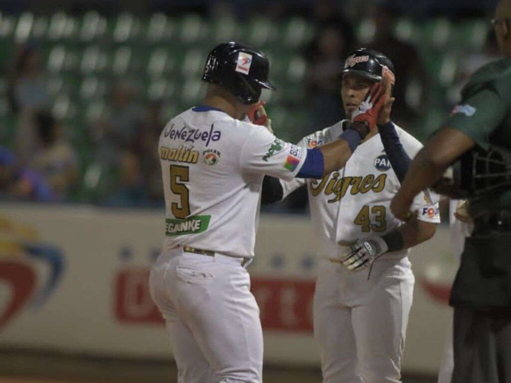 Eduardo Escobar responde en los momentos de apremio