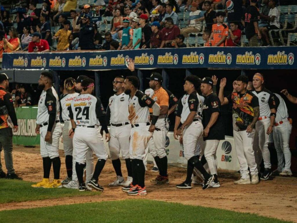 Luis Castro responde a las oportunidades de juego
