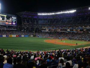 Los Caracas-Magallanes meten 25 mil personas