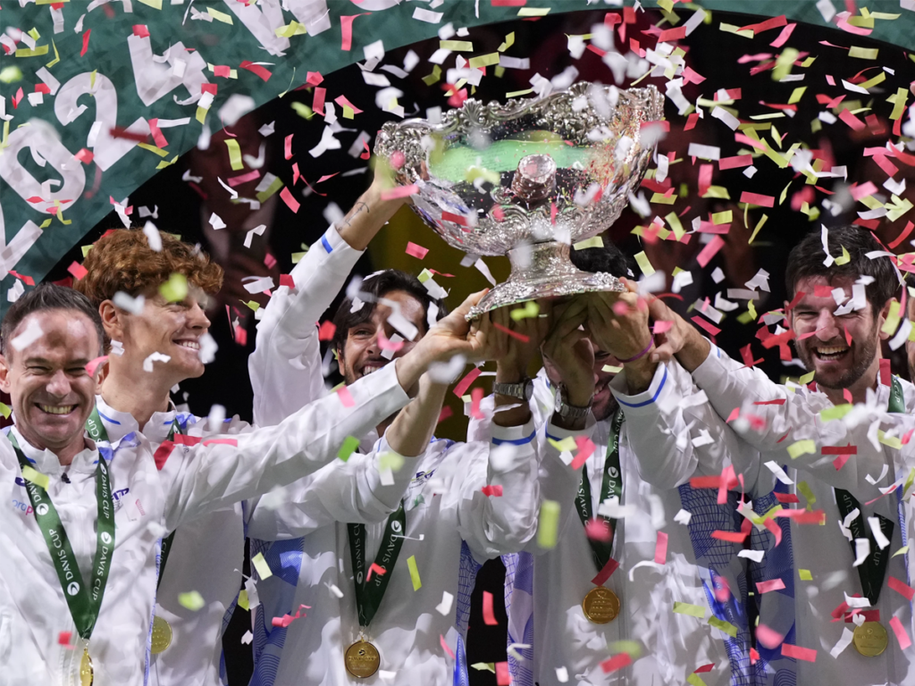 Italia y Jannik Sinner ganan segunda Copa Davis seguida