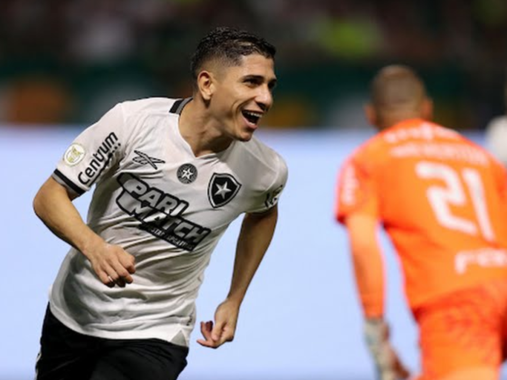 Jefferson Savarino timbró en victoria de Botafogo