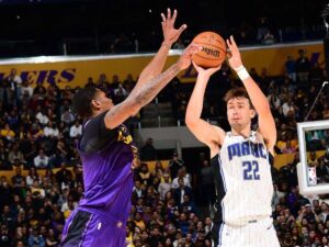 Franz Wagner se viste de héroe ante Lakers