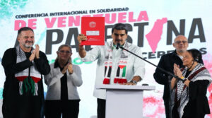 Presidente firma promulgación de Ley Libertador Simón Bolívar