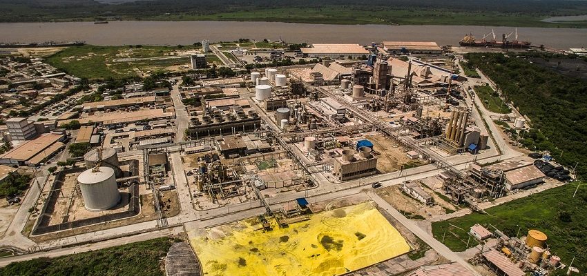 Petro rechaza posible privatización de petroquímica Monómeros y pide a Maduro que reconsidere la venta