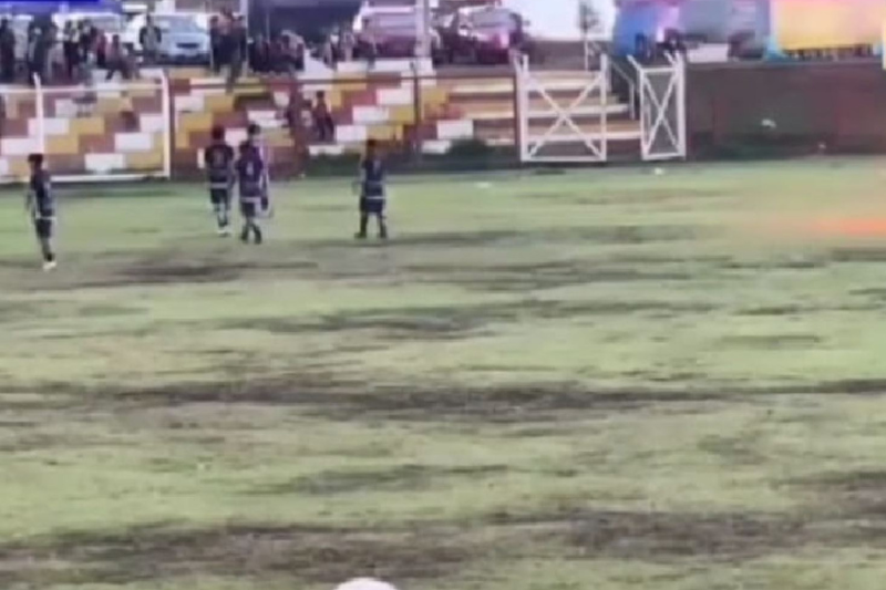 Fulminante impacto de rayo en Perú toma la vida de un futbolista