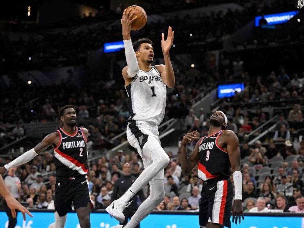 Spurs se sobrepone sin Gregg Popovich