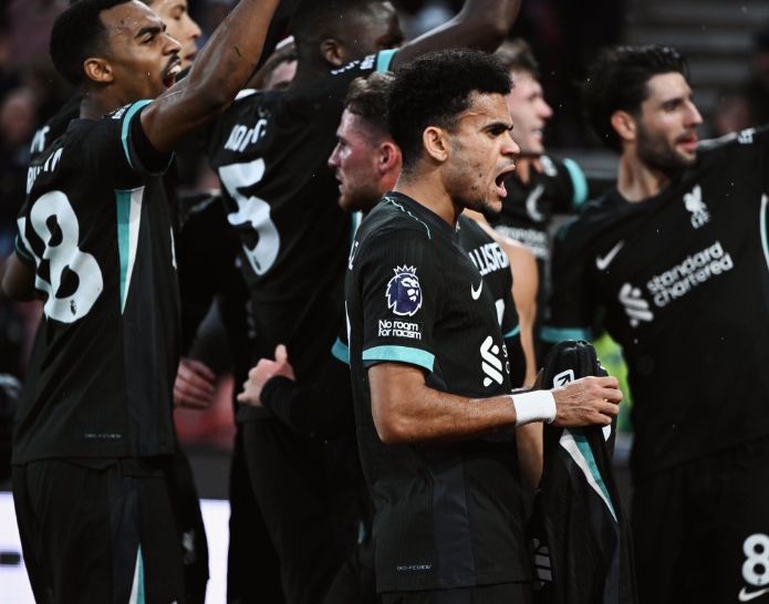 Liverpool extiende su ventaja con gran remontada frente al Southampton