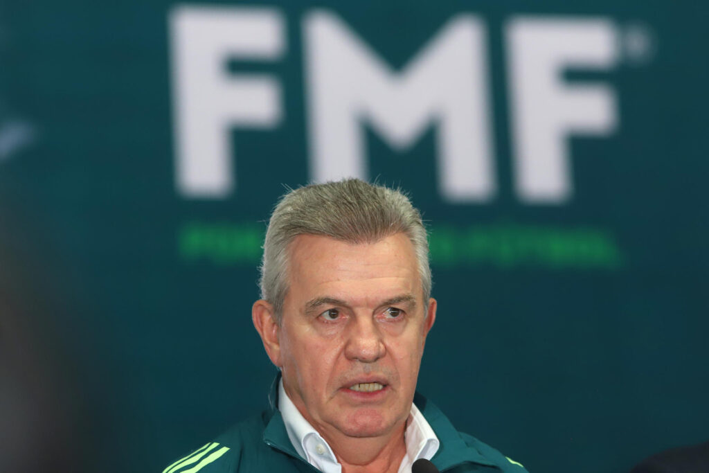 Los Meros Meros: ¿El botellazo sirvió tapar la crisis de México?
